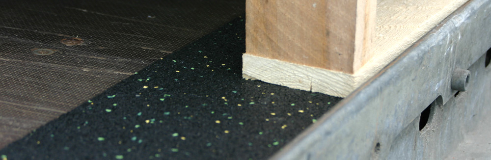 How can we solve the problem that goods suffer damage during transportation due to pallet movement? Anti slip rubber mat