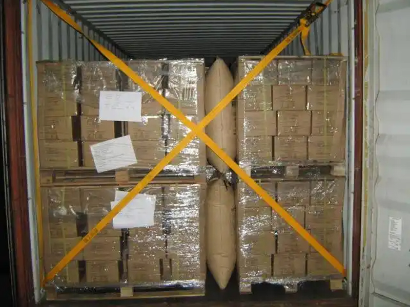 lashing-strp-with-dunnage-bag