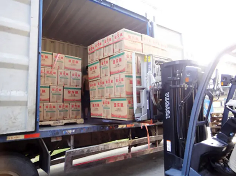 plastic-slip-sheet-in-oil