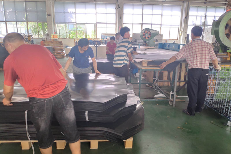 plastic-slip-sheet-corner-processing