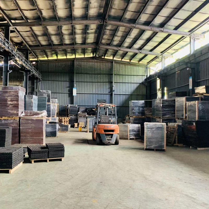 3-anti-slip-mat-warehouse.jpg